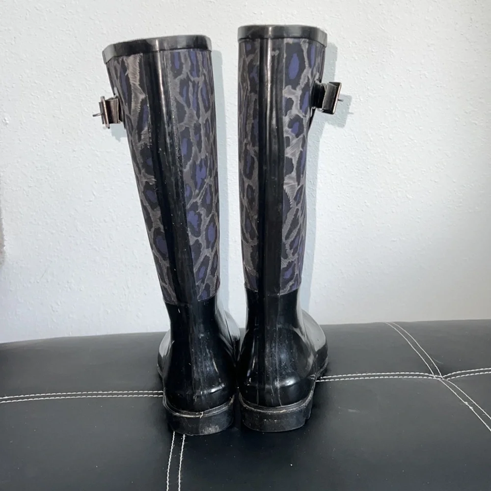 Black & Blue leopard tall rain-boots size 8 BCBG MaxAzria